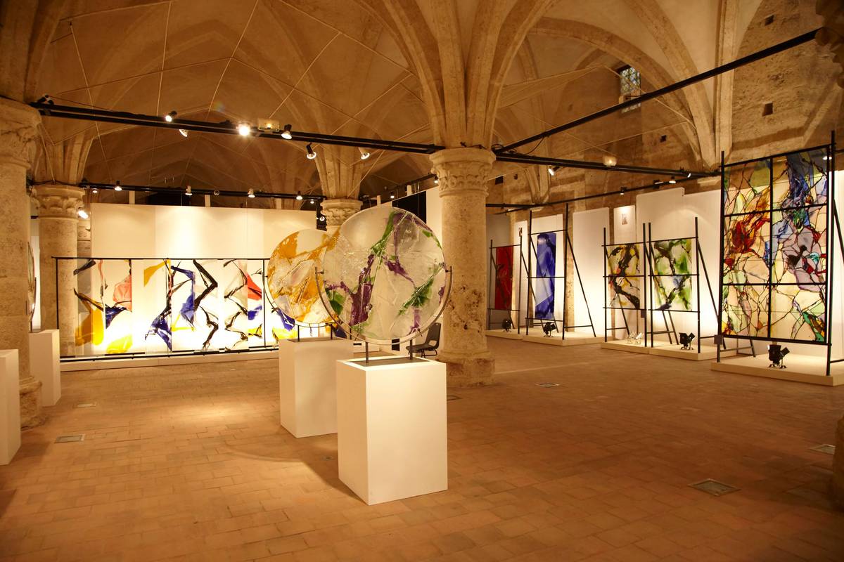 Centre International du Vitrail à Chartres, exposition de vitraux et art du verre