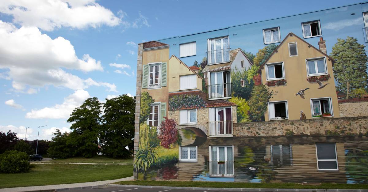 Fresques en trompe-l'oeil du quartier Bel Air à Chartres représentant les paysages de la Beauce